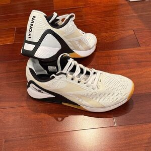 Reebok Men's Cream and Black Athletic Shoes